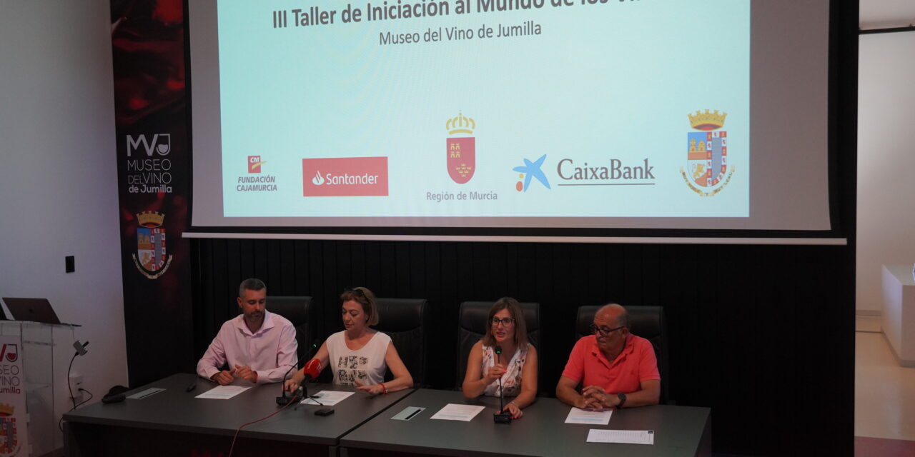 Arranca el Taller de Iniciación al Mundo del Vino de la Universidad de Murcia con una treintena de participantes