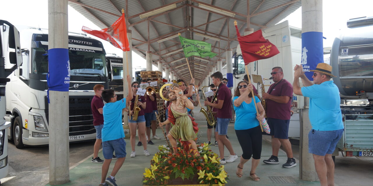 San Cristóbal se rodea de conductores y despide su fiesta en la terminal de camiones