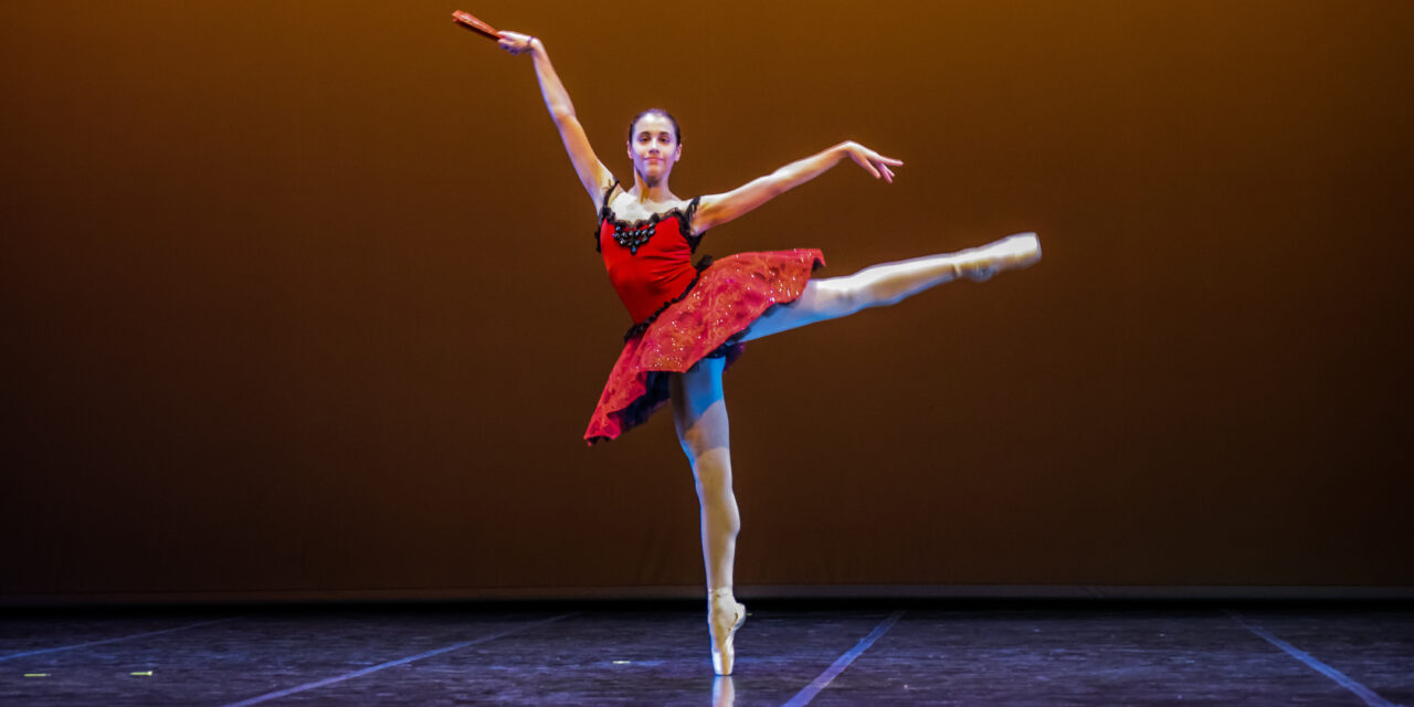 Candela Jiménez Cerdá participa en el concurso ‘Tiempo de Danza’ junto a 30 bailarines más de la Región