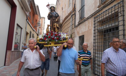 San Roque procesiona por las calles de Jumilla para ejercer como protector de la villa