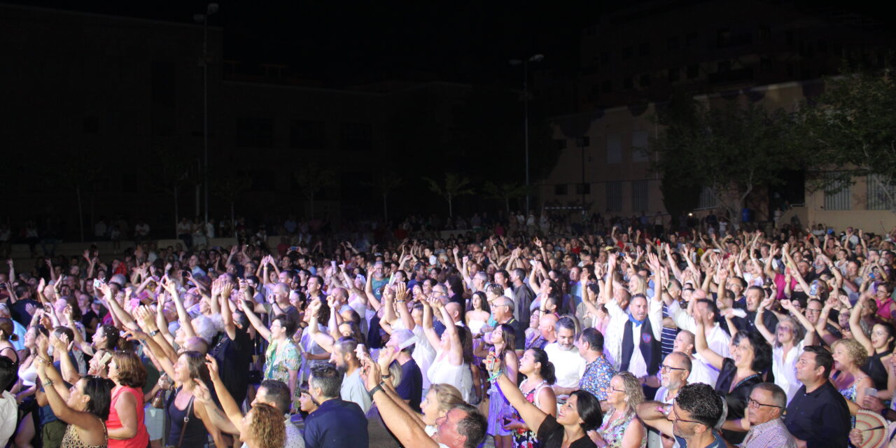 Lleno absoluto en los conciertos de Los Inhumanos y el tributo a Nino Bravo