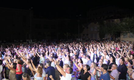 Lleno absoluto en los conciertos de Los Inhumanos y el tributo a Nino Bravo