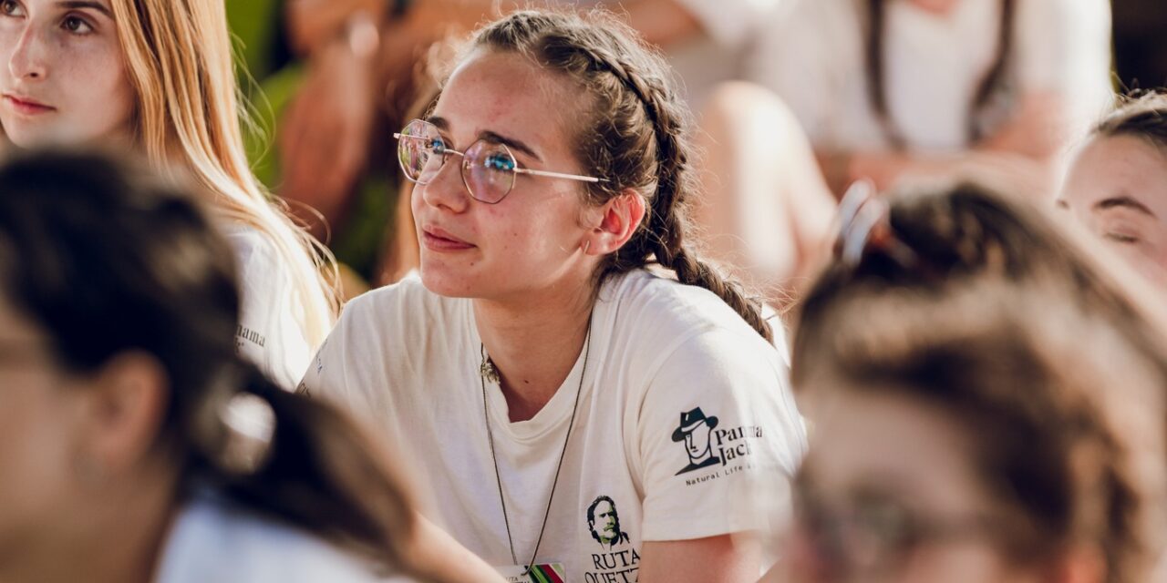 Elena López Santos realiza la expediciónRuta Quetzal con 200 estudiantes más