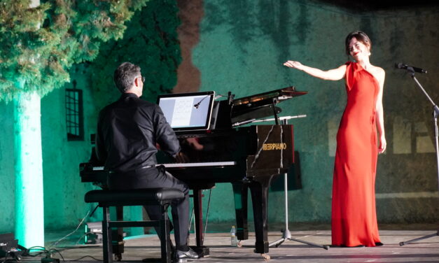 Magistral y mágico recital de Carmen Mateo y Pedro Valero en Santa Ana
