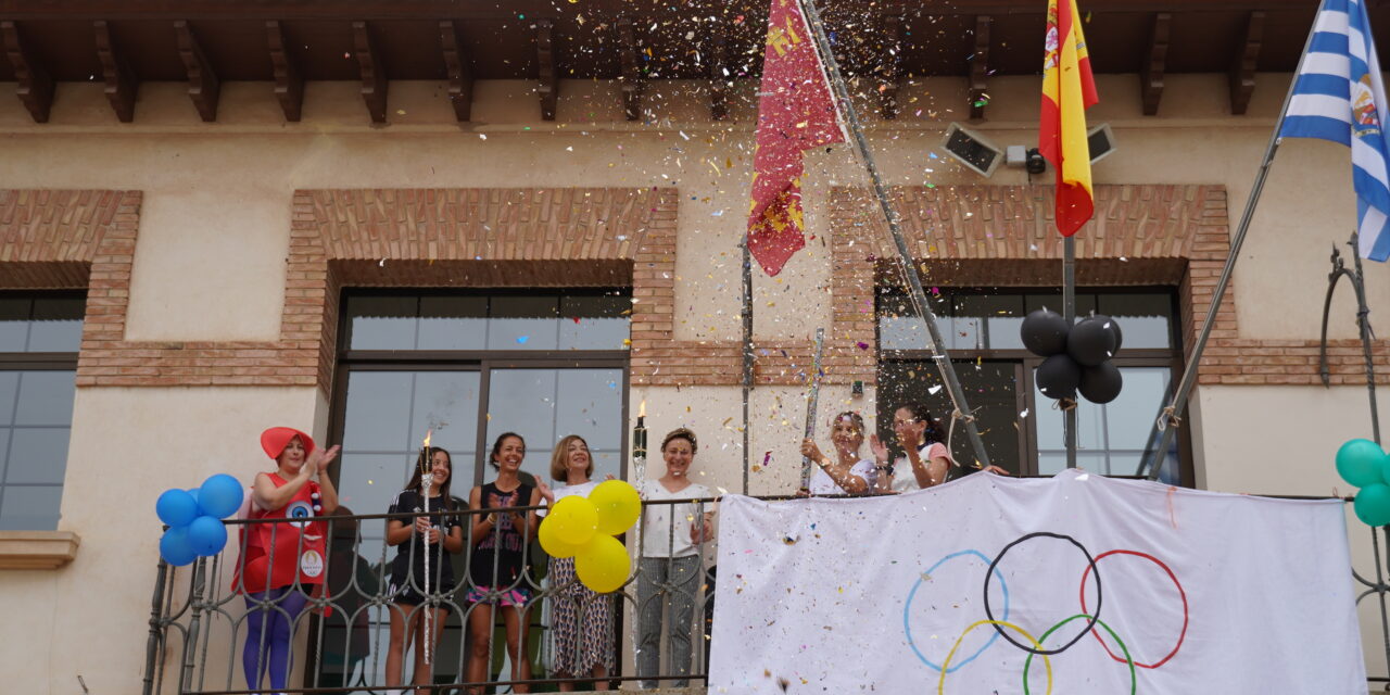 La alcaldesa inauguró el curso en el colegio Mariano Suárez