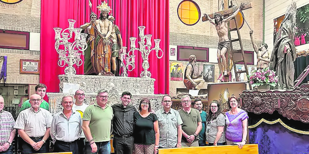 El Rollo muestra la capilla y el patrimonio de la cofradía al que es ya su nuevo consiliario