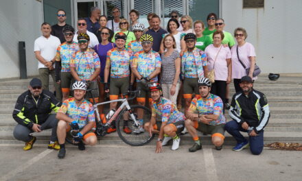 Los ciclistas del reto ‘Pedaleando por la vida’ hicieron parada en Jumilla