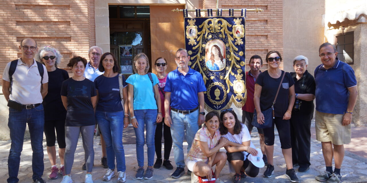 La Hermandad Santa María Magdalena rinde culto a su San Miguel Arcángel