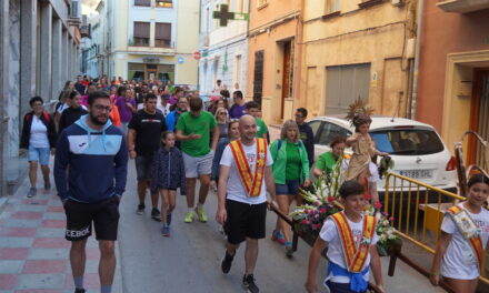 El Niño de las Uvas, acompañado de la Federación de Peñas, regresa al Monasterio de Santa Ana