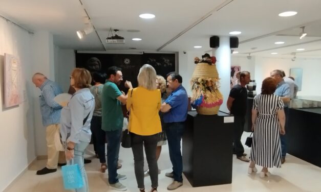 El Etnográfico acoge una muestra colectiva inspirada en un albarelo (tarro de farmacia)