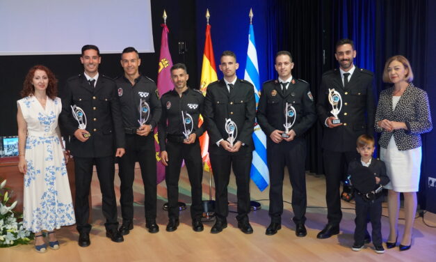 La Policía Local celebra a su patrón con la entrega de  condecoraciones