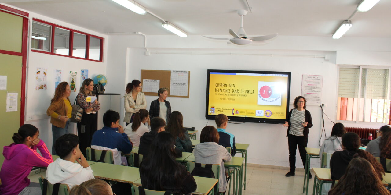 Empiezan las charlas sobre relaciones sanas de pareja en los centros educativos de Jumilla