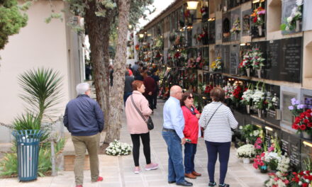 Los jumillanos honran a sus seres queridos el Día de Todos los Santos