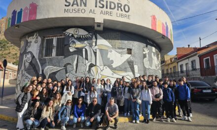 Alumnos del Arzobispo Lozano realizan la ruta literaria de Miguel Hernández