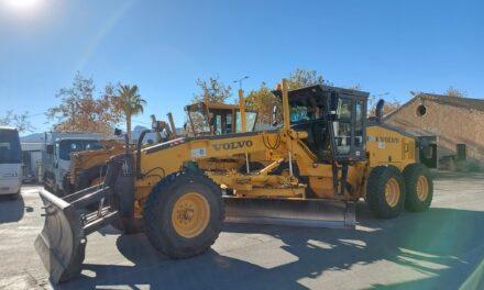 Agricultura cuenta con una nueva motoniveladora para el arreglo de caminos