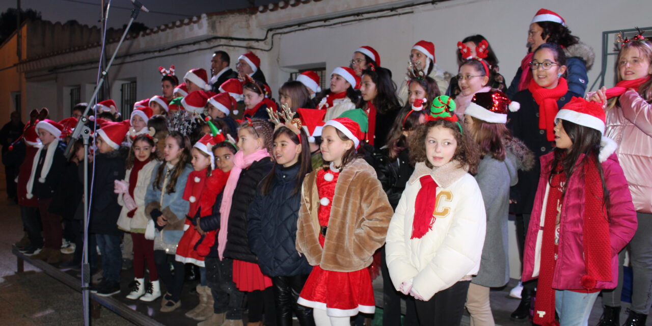 Papá Noel y la banda juvenil de la AJAM llenaron de alegría y mucha ilusión La Estacada