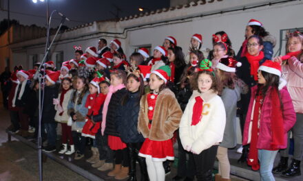 Papá Noel y la banda juvenil de la AJAM llenaron de alegría y mucha ilusión La Estacada