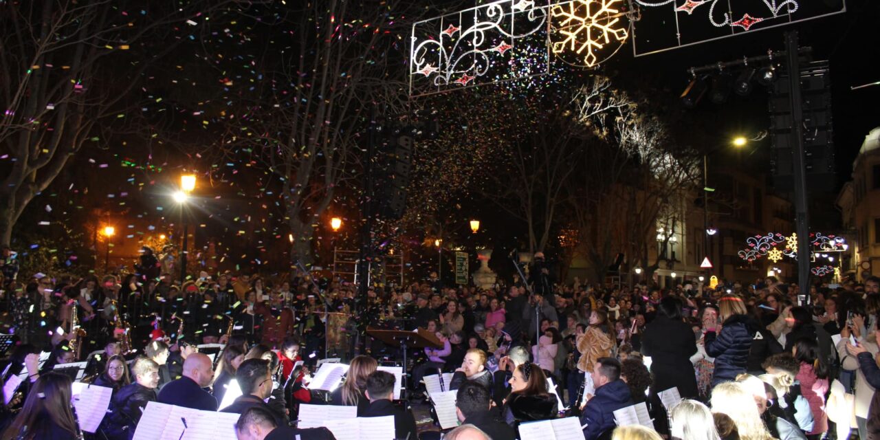 Jumilla enciende la Navidad 2023 con un espectáculo de luz, color y sonido