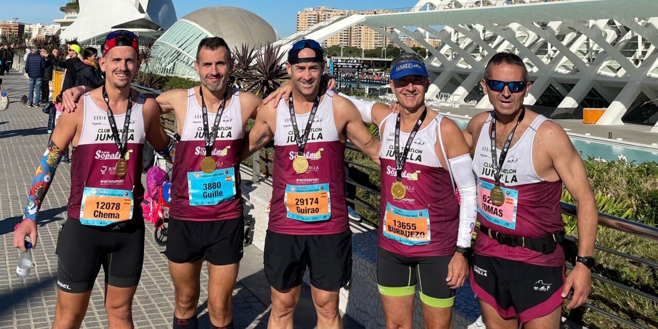 Miembros del club Triatlón Jumilla, estuvieron en el 43º Maratón Valencia Trinidad