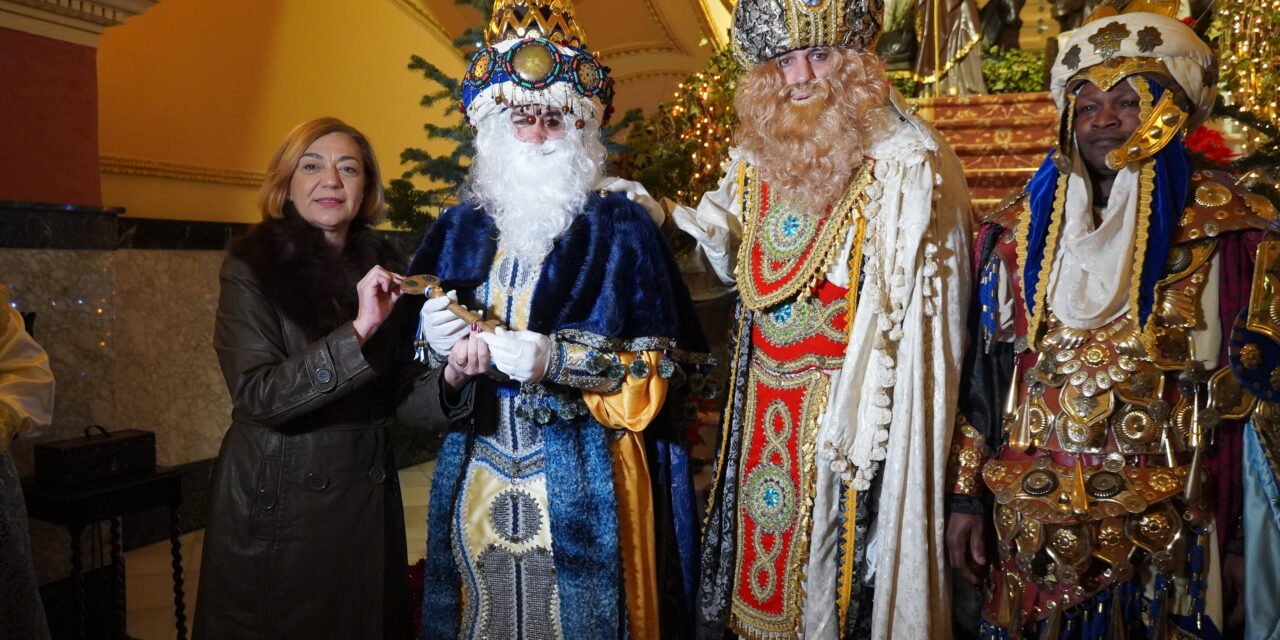 Melchor, Gaspar y Baltasar trajeron la ilusión a Jumilla