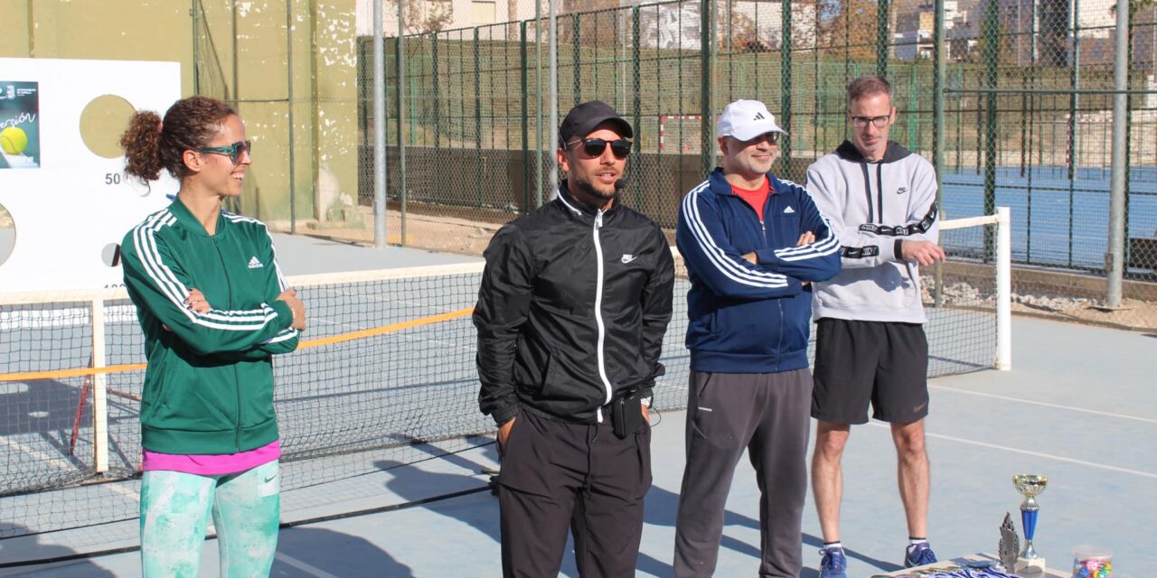 La Escuela Municipal de Tenis celebra una jornada de convivencia