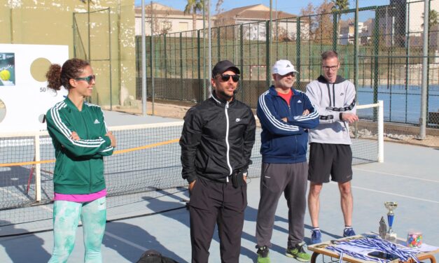 La Escuela Municipal de Tenis celebra una jornada de convivencia