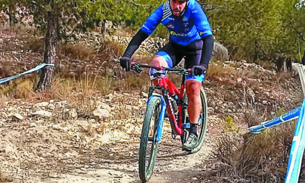 Tres miembros del BTT Jumilla arrancan el nuevo año en ‘La Quematurrones’ de Elda