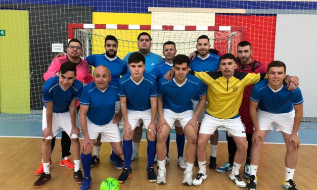 Vicente Bernabéu cumple el sueño de jugar con su nieto en la liga de fútbol sala