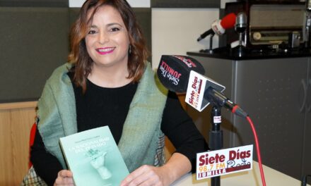 María Pilar Pérez presenta mañana su novela “La nacionalidad del peinado”