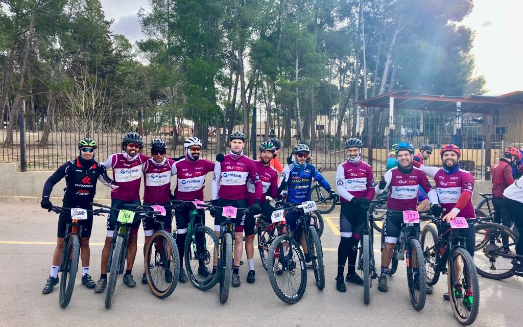 Nueve ciclistas del Íberos Bike “luchan contra el viento” en una carrera celebrada en Tobarra