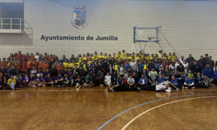 Más de 200 niños y niñas participan en el balonmano del Deporte Escolar