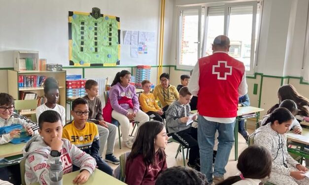 Cruz Roja conciencia sobre desarrollo sostenible en el colegio Cruz de Piedra