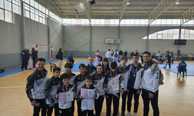 El Club Taekwondo Jumilla se trae numerosas medallas de una competición en Las Pedroñeras