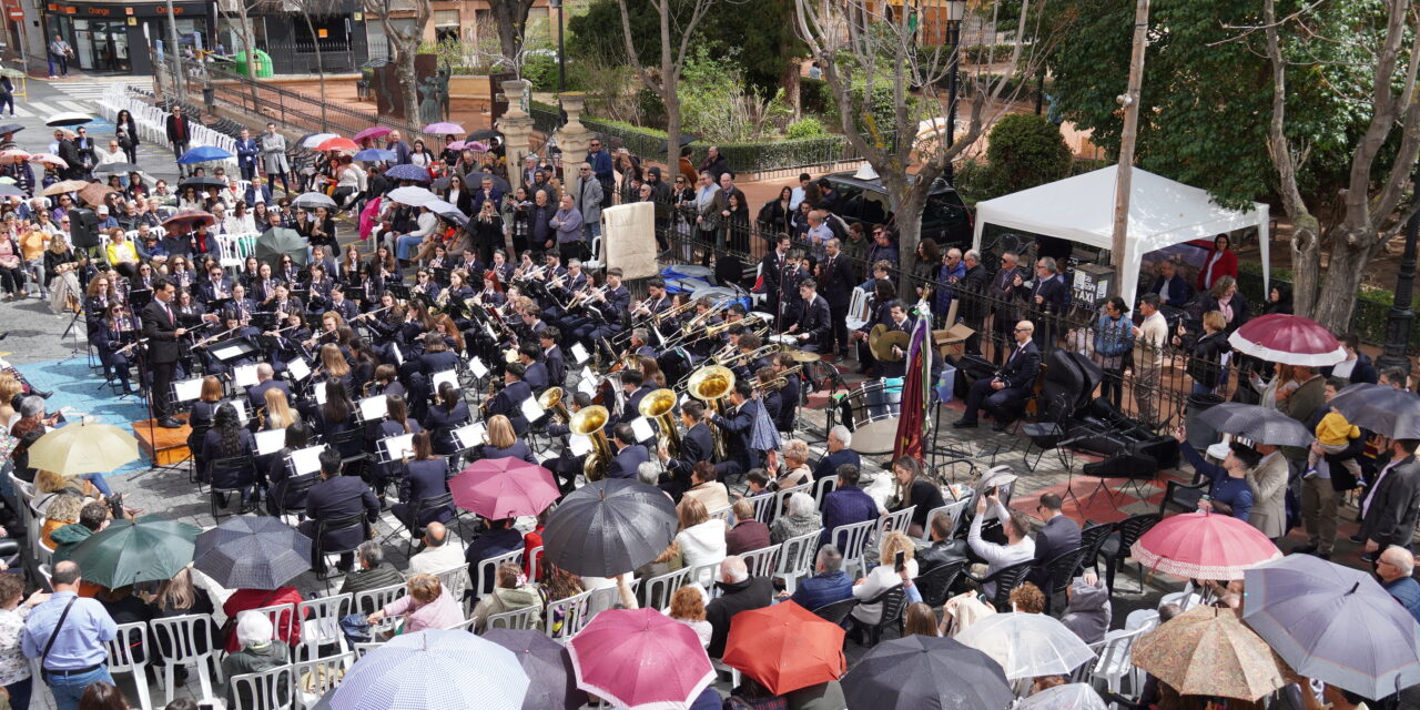 El concierto de Jueves Santo hizo relucir una mañana, donde quiso estar presente la lluvia