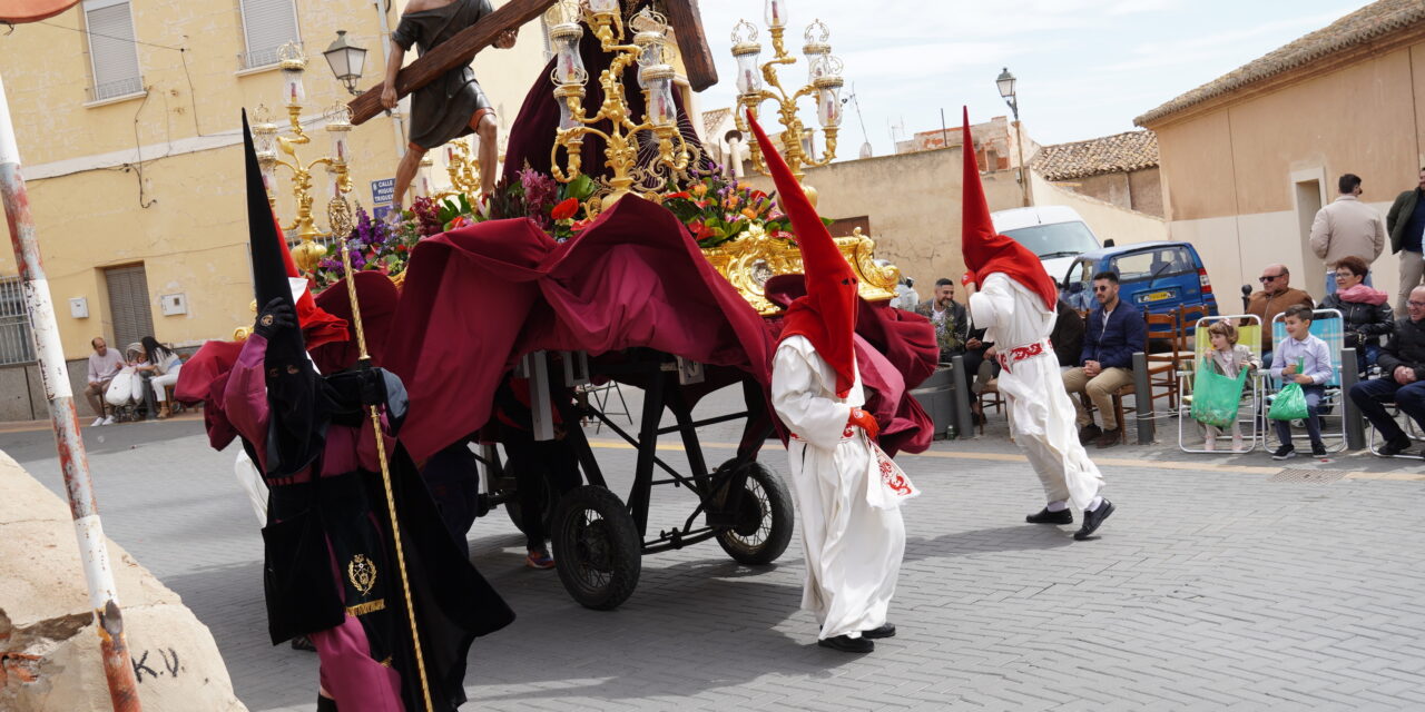 La llegada de una gran tormenta hizo que se suspendiera la procesión del Calvario poco antes de su finalización