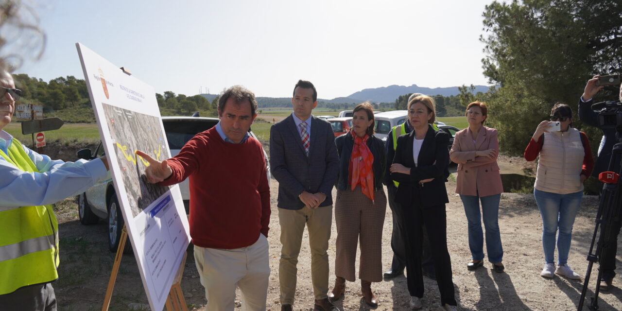 En junio finalizarán las obras de mejora de la carretera de Fuente Álamo