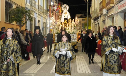 El frío provocó una menor asistenciade público en la Procesión del Entierro