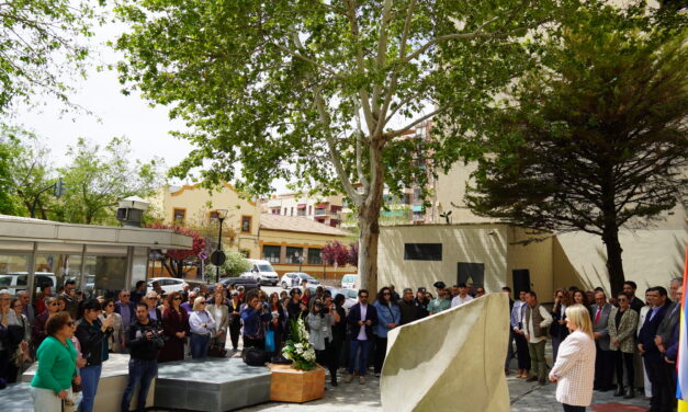 Jumilla rinde homenaje a las víctimas del terrorismo junto a María del Mar Blanco