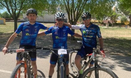 Ciclistas del BTT miden sus piernas en las Sierras de Albacete y Casas Ibáñez