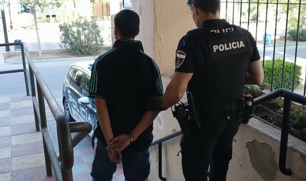 Detenido un varón por un presunto robo de aceite en establecimientos
