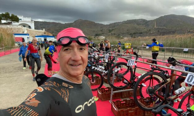 Pascual Burruezo sube al pódium en el VIII Triatlón Audi Bahía de Portmán