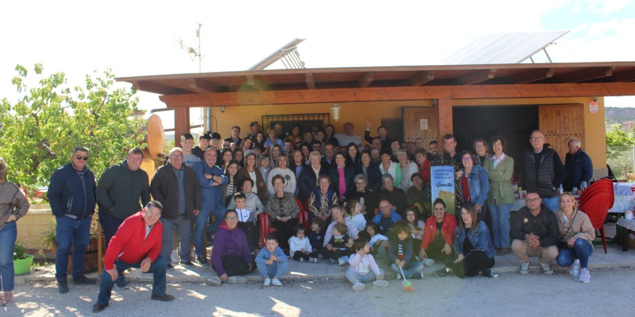 Cuatro generaciones de ‘Los Tellos’ se reúnen en una jornada emotiva y solidaria