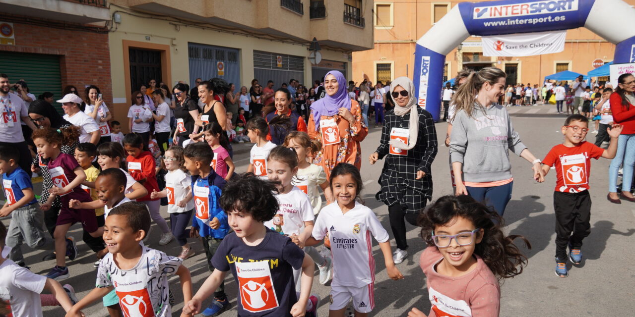 Más de 600 escolares corren en favor de Save The Children, Cáritas y los Pasitos de Nora