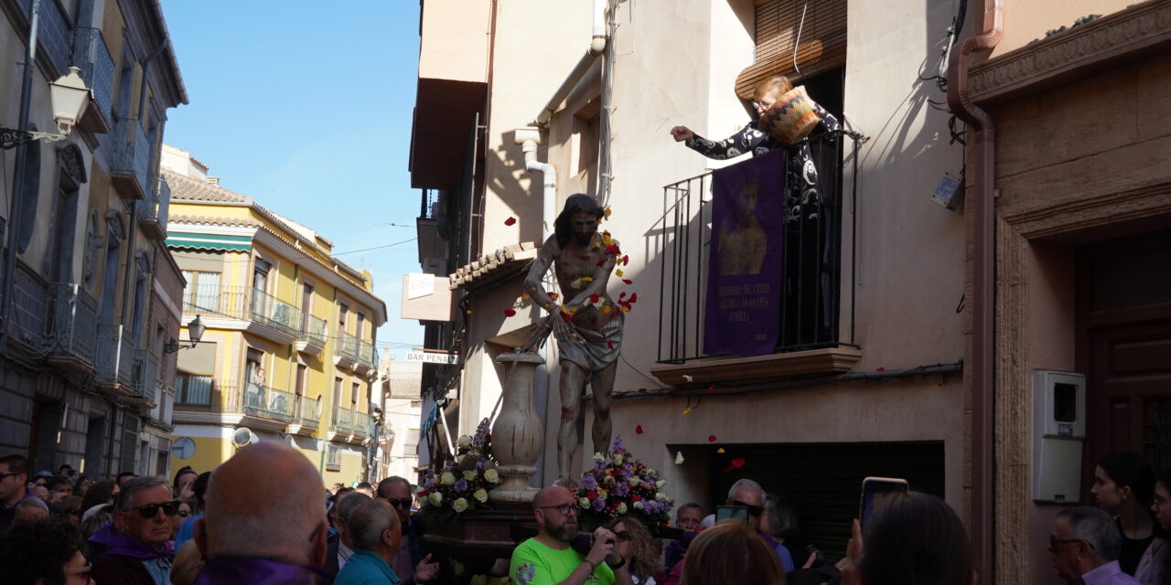 El Cristo de la Columna regresa en romería a Santa Ana en una jornada de auténtico verano