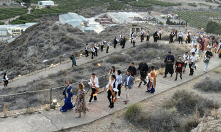 Los Moros y Cristianos vuelven a iluminar el Castillo de Jumilla