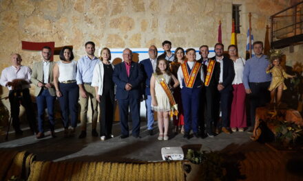 Agricultor del Año y Bodeguero Mayor, reciben la insignia de Oro de la Federación de Peñas