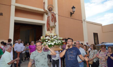 Con música, misa, procesión y una convivencia se celebró San Juan