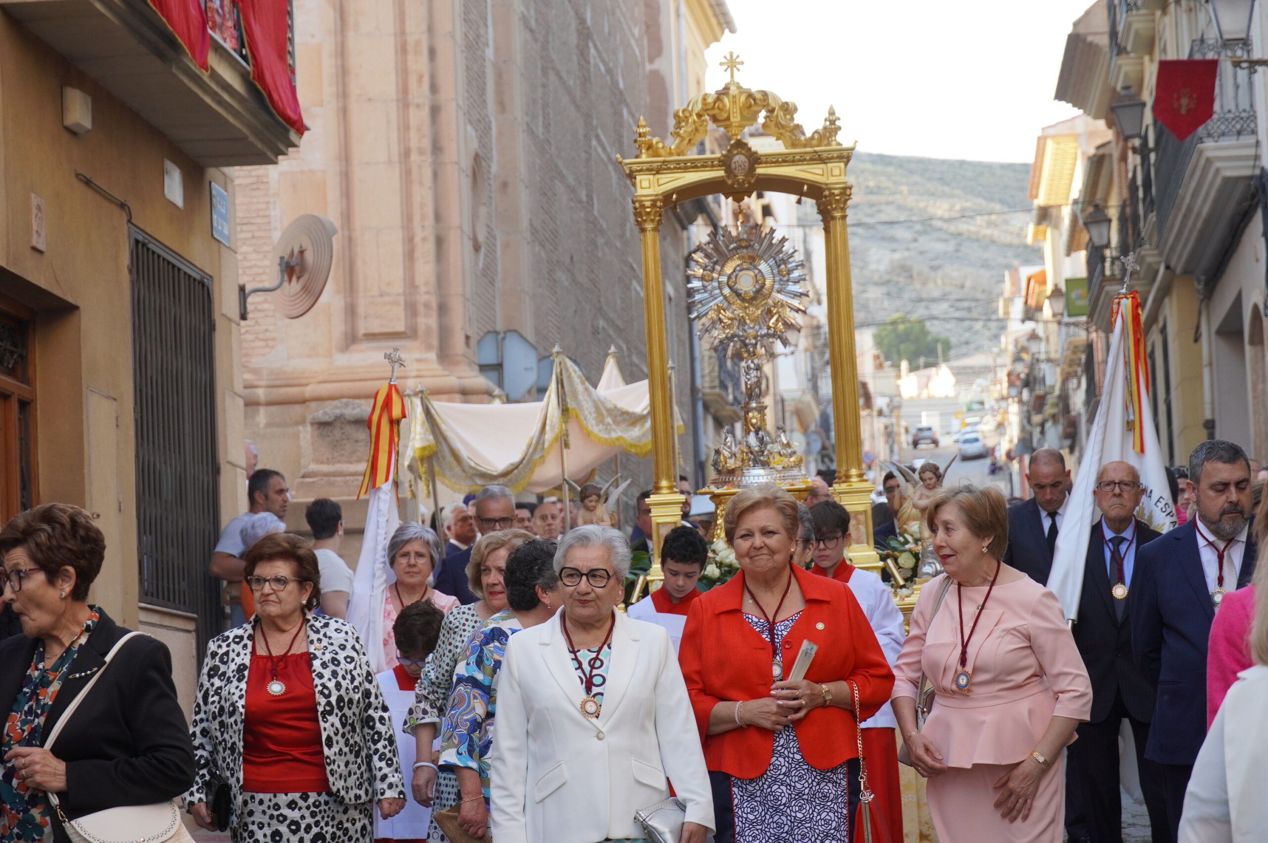 La procesión del Corpus brilla en un domingo lleno de fe y oración ...