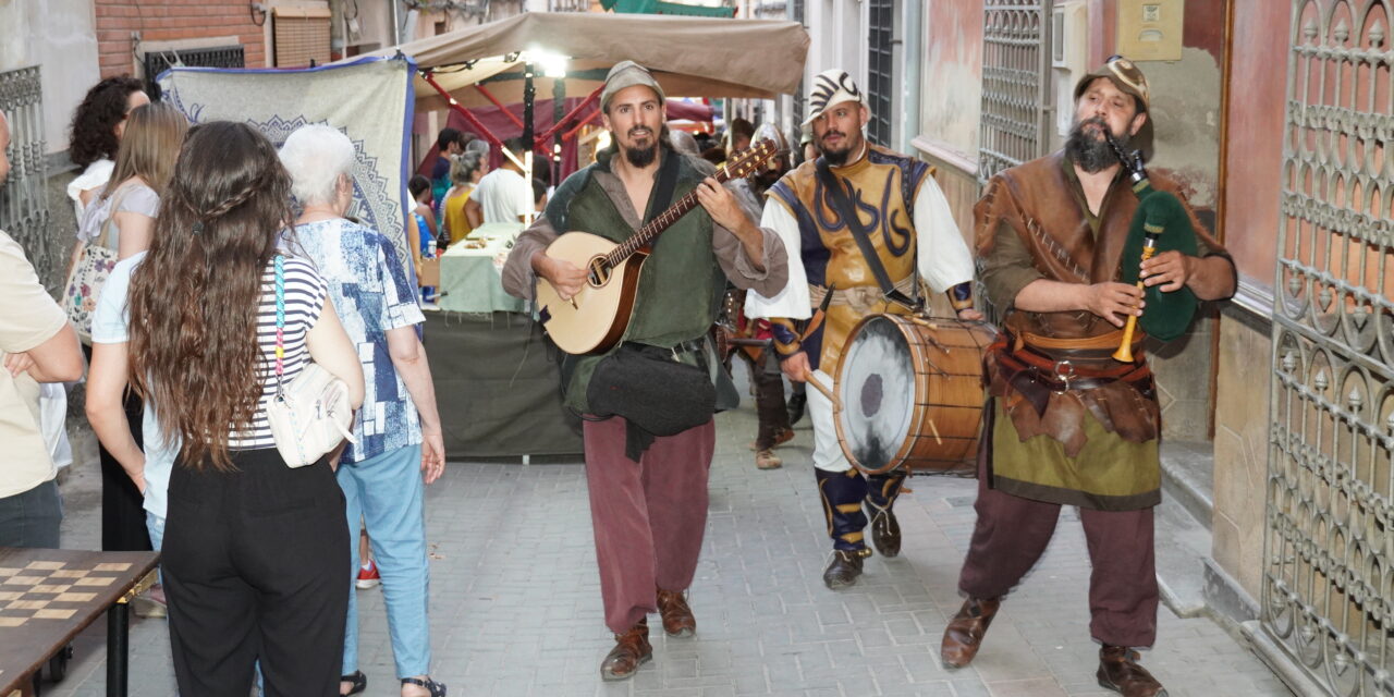 El mercado medieval revitaliza en tres días un casco antiguo cada vez más despoblado