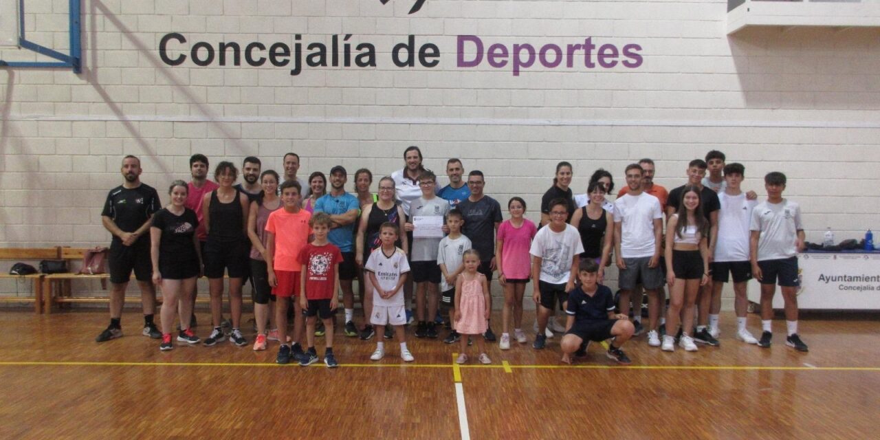 Éxito en la primera jornada de iniciación al pickleball que contó con más de una veintena de participantes